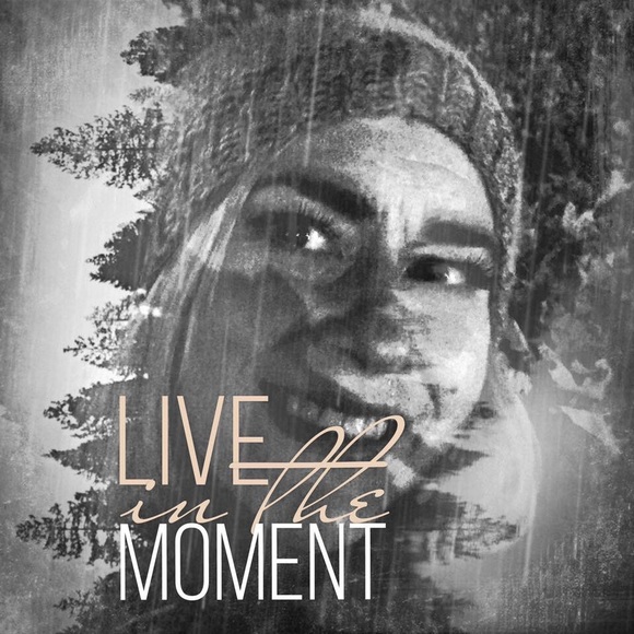 Hi I’m Amber! I started this closet to help my mom with my medical expenses. - Picture 7 of 11